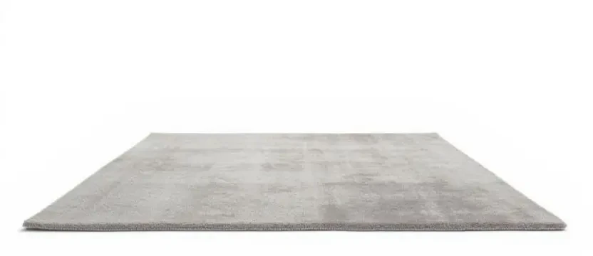 SKKS professional massive carpet cleaning service 201 to 251 sqft showing a spotless wide light grey carpet filling the space